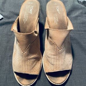 Tom’s block heels!